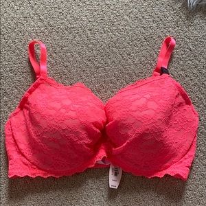 Victoria’s Secret lace bra. Size 34DD. NWT.
